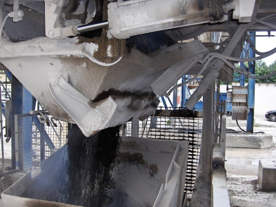 Primo piano del carico di asfalto