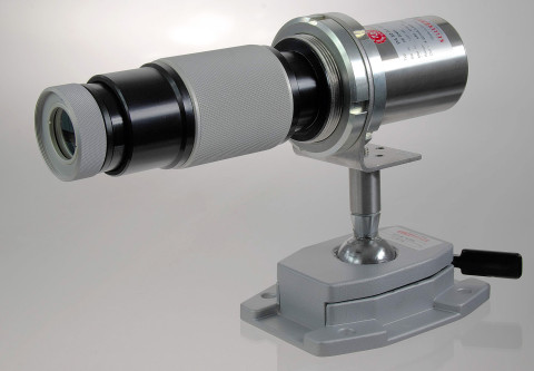Pyrometer CellaTemp PA with high-resolution precision optics.