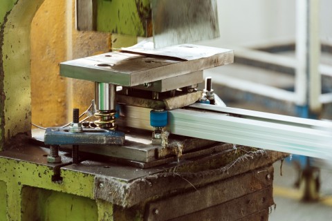 Strangpressen eines Aluminiumprofils